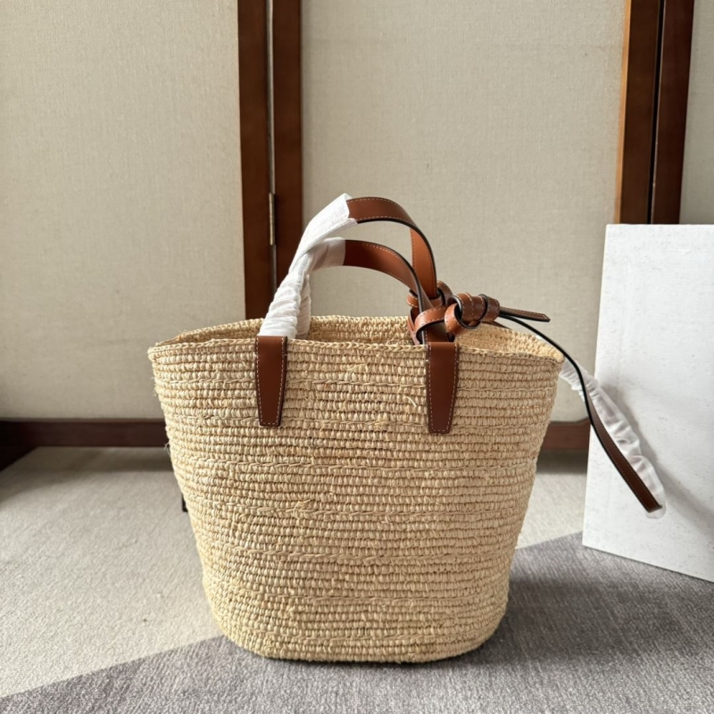Ce1i*e bucket bags